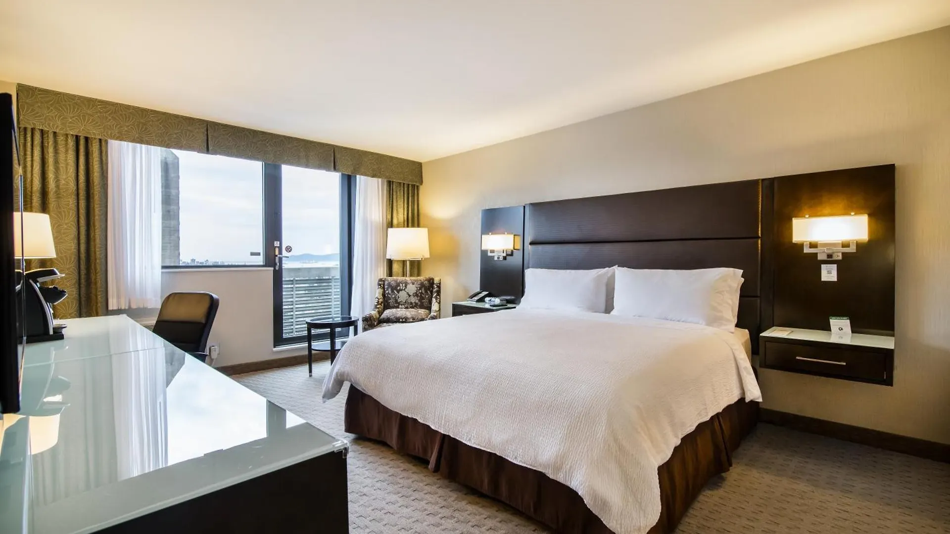 Holiday Inn Vancouver-Centre Broadway By Ihg