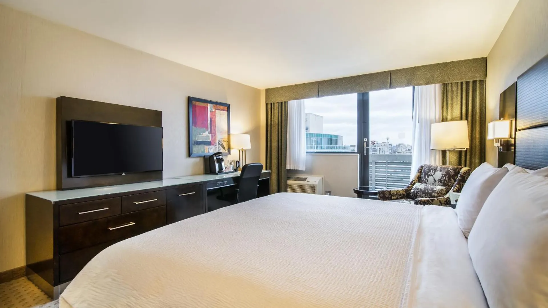 Holiday Inn Vancouver-Centre Broadway By Ihg