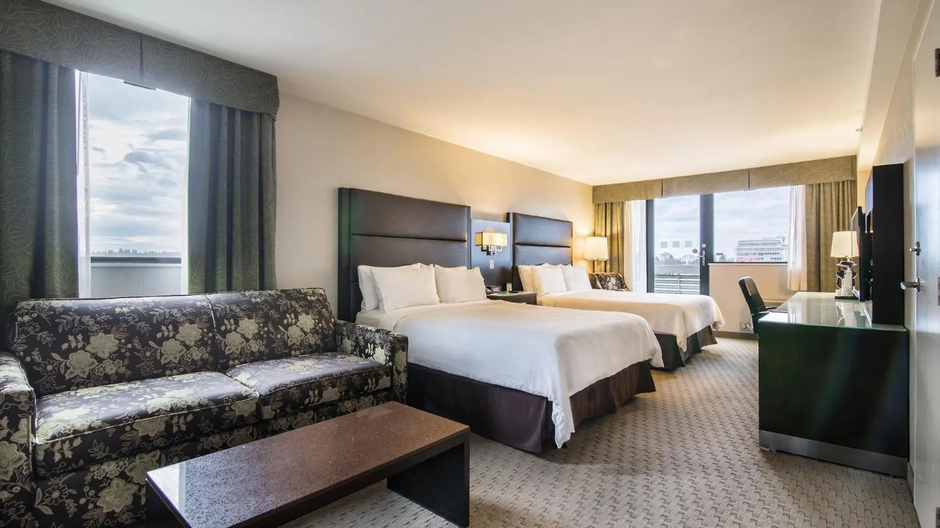 Holiday Inn Vancouver-Centre Broadway By Ihg 3*, Ванкувер
