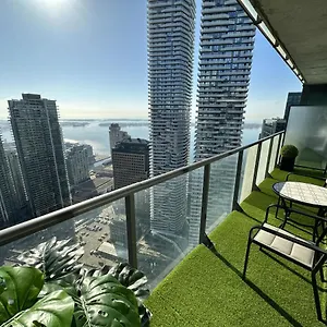 Luxury Downtown 2 Bedroom With And Views And Free Parking Kanada