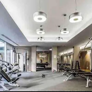 Beautiful Unit In Heart Of Downtown Kanada
