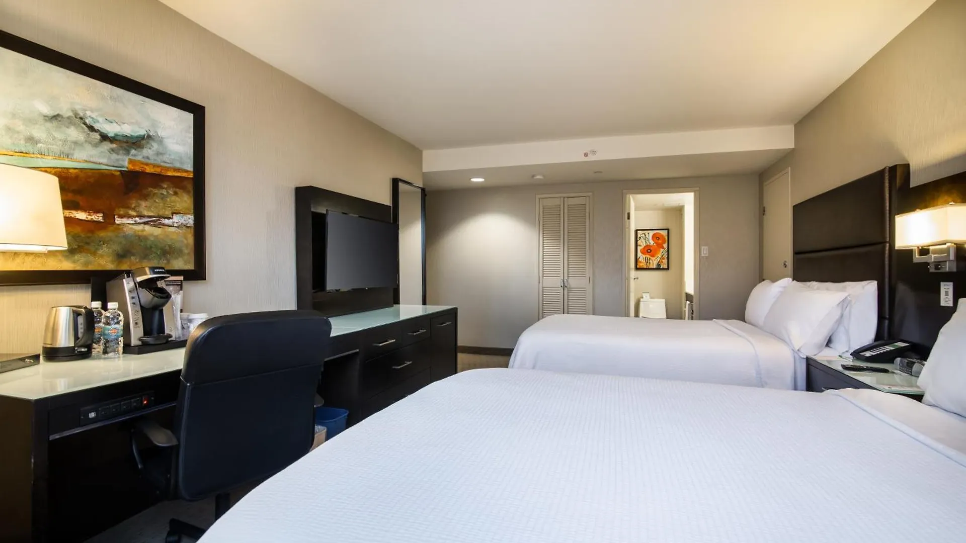 Holiday Inn Vancouver-Centre Broadway, an IHG Hotel 3*, Vancouver Canada
