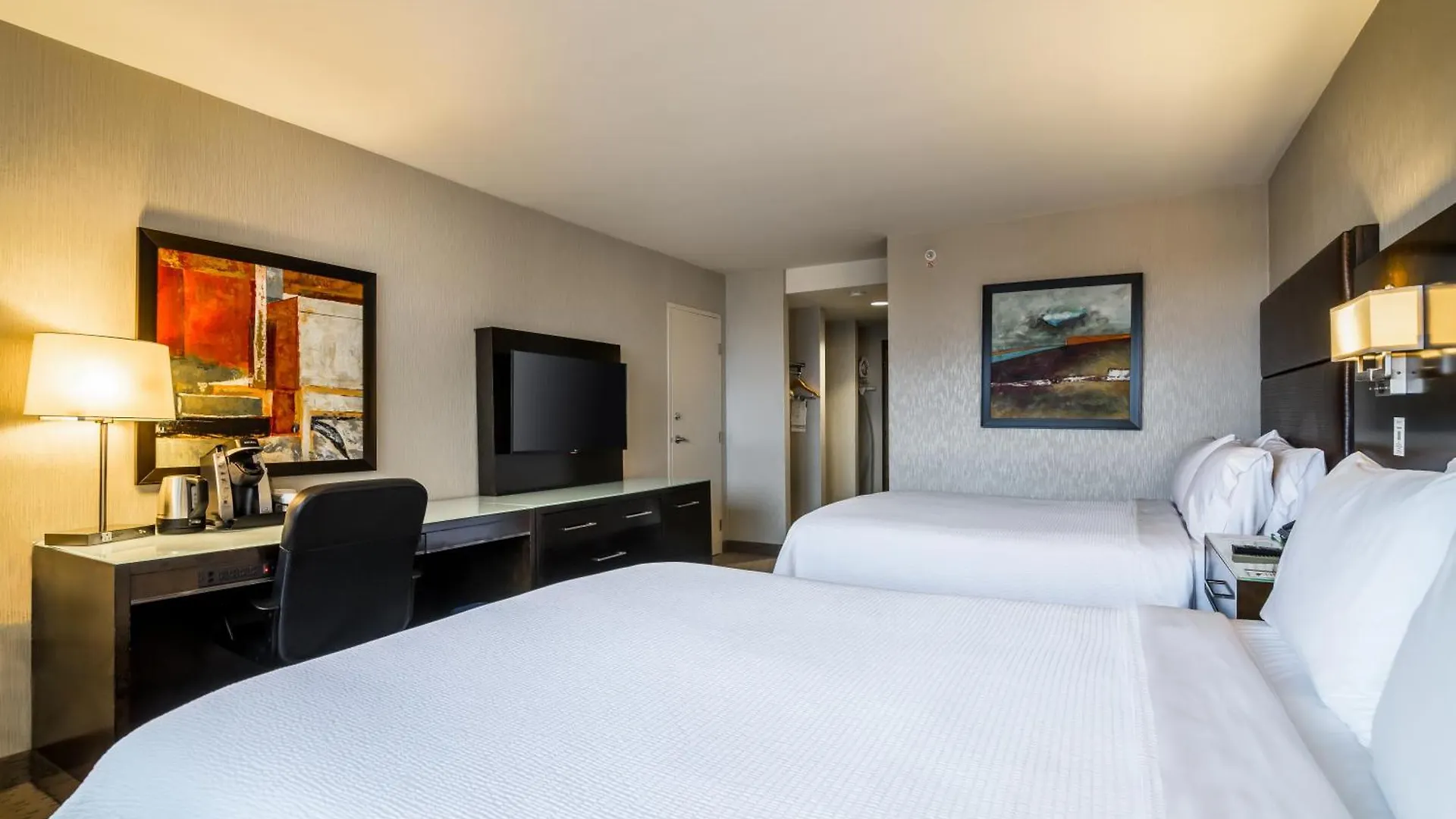 Holiday Inn Vancouver-Centre Broadway, an IHG Hotel 3*, Vancouver